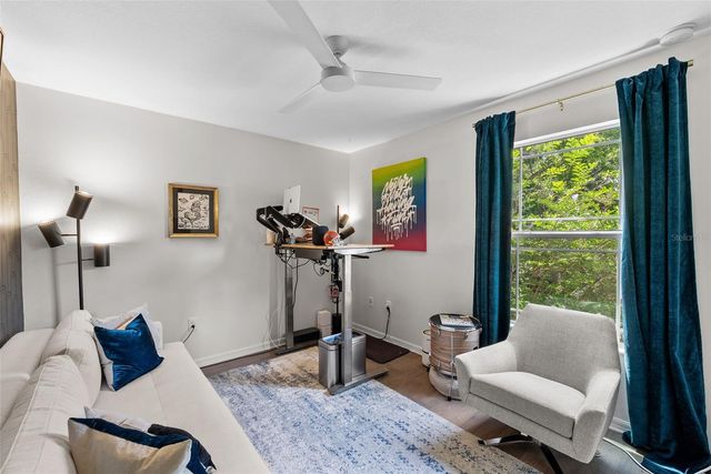 3401 W OAKELLAR AVENUE, Tampa, FL 33611