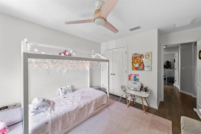 3401 W OAKELLAR AVENUE, Tampa, FL 33611