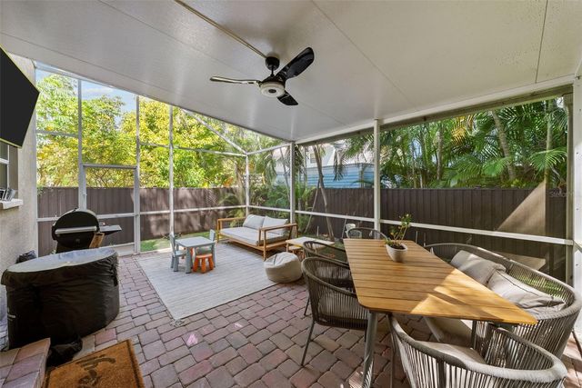 3401 W OAKELLAR AVENUE, Tampa, FL 33611