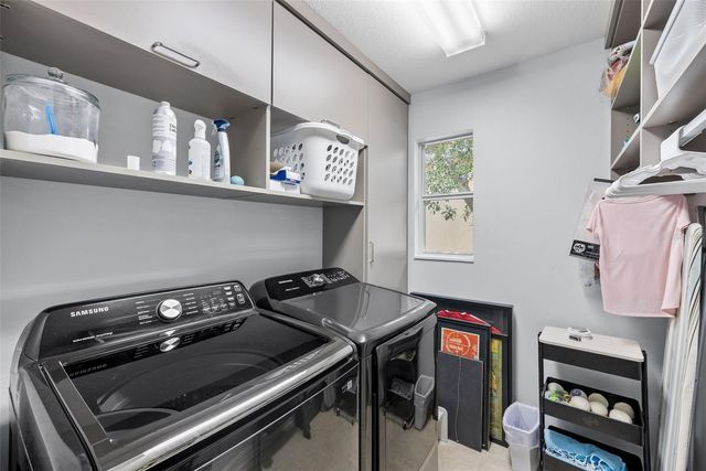 3401 W OAKELLAR AVENUE, Tampa, FL 33611