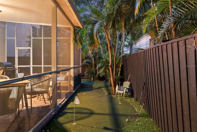 3401 W OAKELLAR AVENUE, Tampa, FL 33611