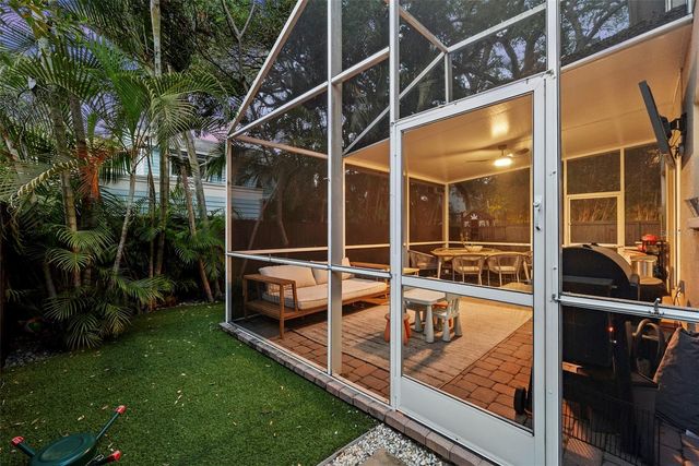 3401 W OAKELLAR AVENUE, Tampa, FL 33611