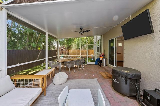 3401 W OAKELLAR AVENUE, Tampa, FL 33611