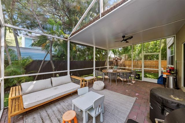 3401 W OAKELLAR AVENUE, Tampa, FL 33611