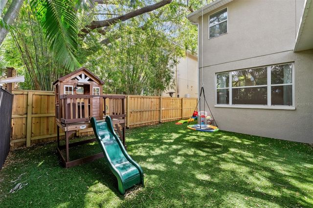 3401 W OAKELLAR AVENUE, Tampa, FL 33611