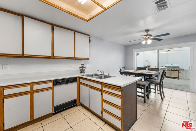 14200 Foothill Boulevard 30, Sylmar, CA 91342