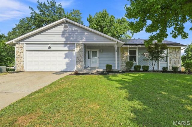 18 Spencers Crossing, St Peters, MO 63376