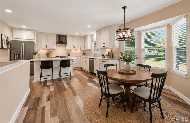 18 Spencers Crossing, St Peters, MO 63376