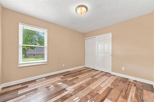 18 Spencers Crossing, St Peters, MO 63376