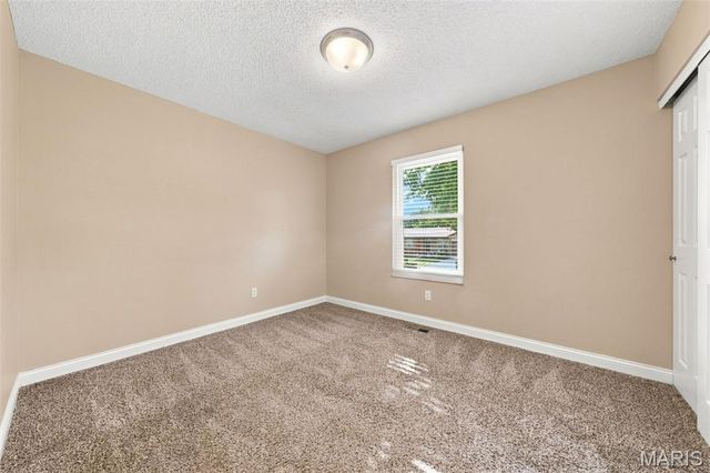 18 Spencers Crossing, St Peters, MO 63376