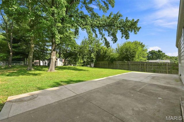 18 Spencers Crossing, St Peters, MO 63376