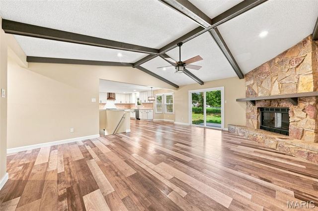 18 Spencers Crossing, St Peters, MO 63376