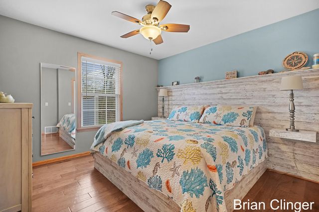 13452 152nd Avenue, Grand Haven, MI 49417