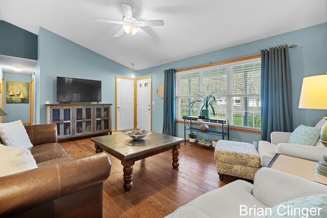 13452 152nd Avenue, Grand Haven, MI 49417