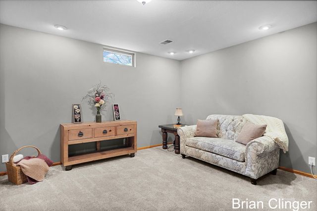 13452 152nd Avenue, Grand Haven, MI 49417