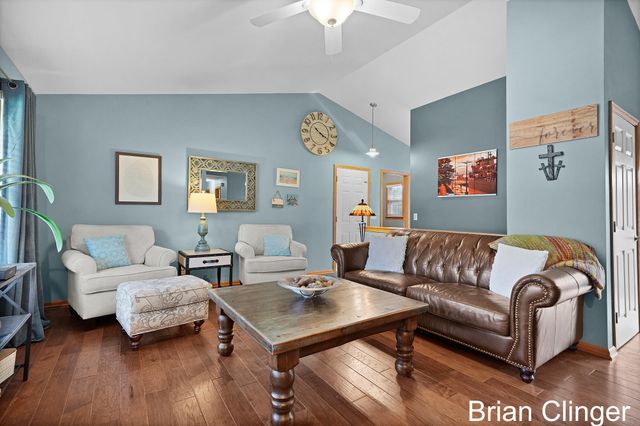 13452 152nd Avenue, Grand Haven, MI 49417