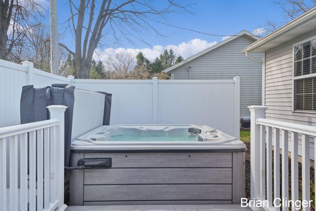 13452 152nd Avenue, Grand Haven, MI 49417