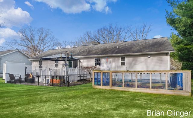 13452 152nd Avenue, Grand Haven, MI 49417