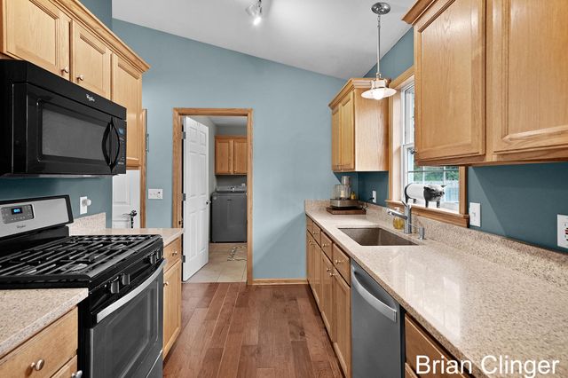 13452 152nd Avenue, Grand Haven, MI 49417