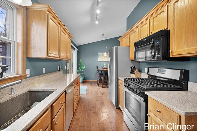 13452 152nd Avenue, Grand Haven, MI 49417