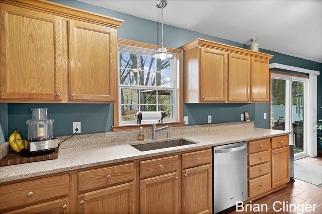 13452 152nd Avenue, Grand Haven, MI 49417