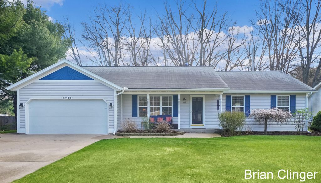 13452 152nd Avenue, Grand Haven, MI 49417