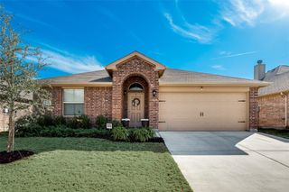 649 Clearbrook Street, Azle, TX 76020