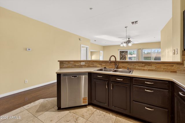 805 S SYCAMORE Avenue 216, Mesa, AZ 85202