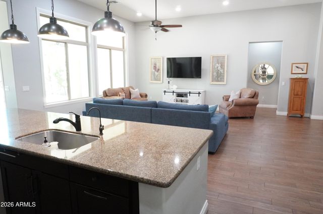 2910 E WILDHORSE Drive, Gilbert, AZ 85297