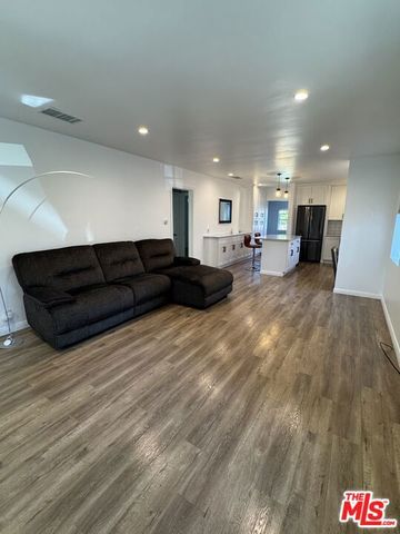 446 N California Street, Burbank, CA 91505