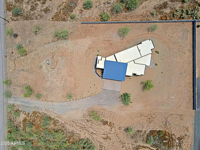 553 W CAVALRY Road, New River, AZ 85087