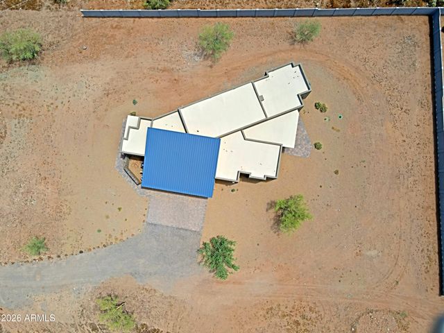 553 W CAVALRY Road, New River, AZ 85087