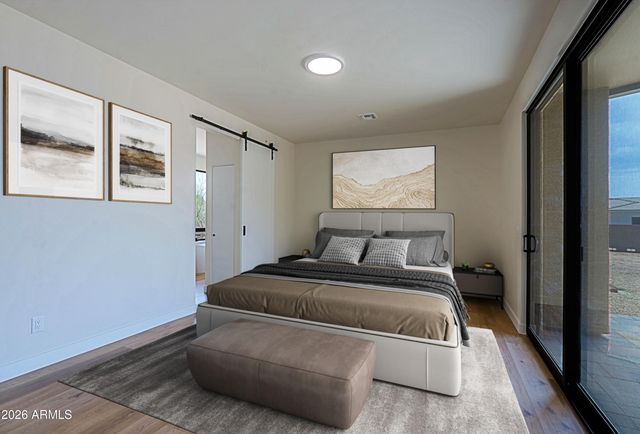 553 W CAVALRY Road, New River, AZ 85087