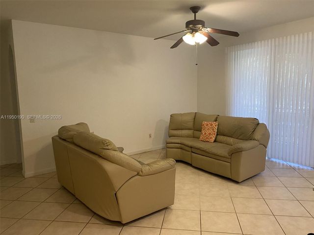 1659 Passion Vine Cir 18-4, Weston, FL 33326