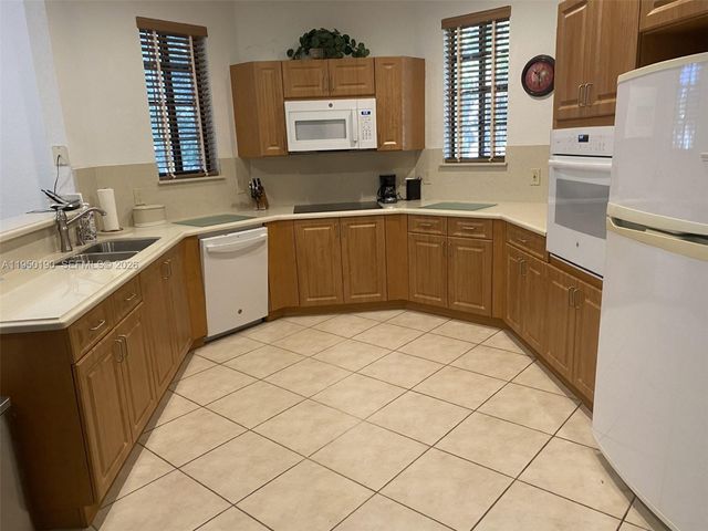 1659 Passion Vine Cir 18-4, Weston, FL 33326