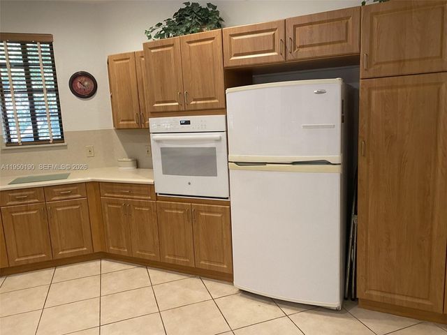 1659 Passion Vine Cir 18-4, Weston, FL 33326