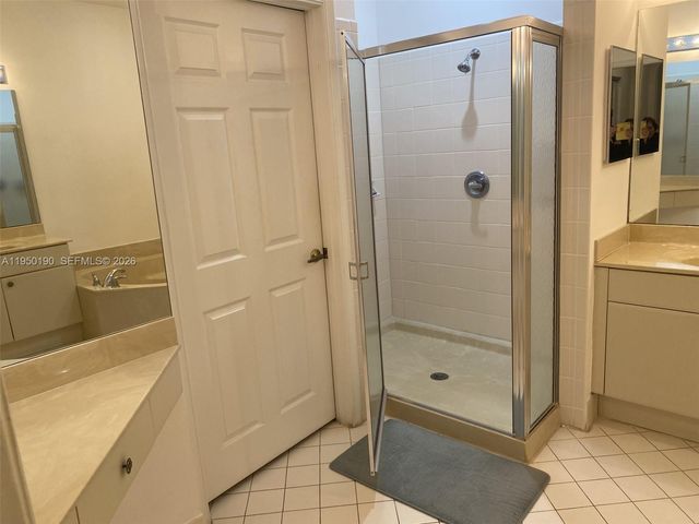 1659 Passion Vine Cir 18-4, Weston, FL 33326
