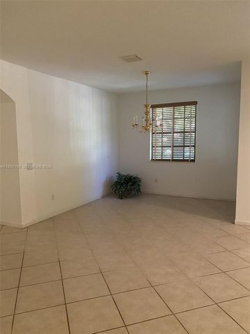 1659 Passion Vine Cir 18-4, Weston, FL 33326