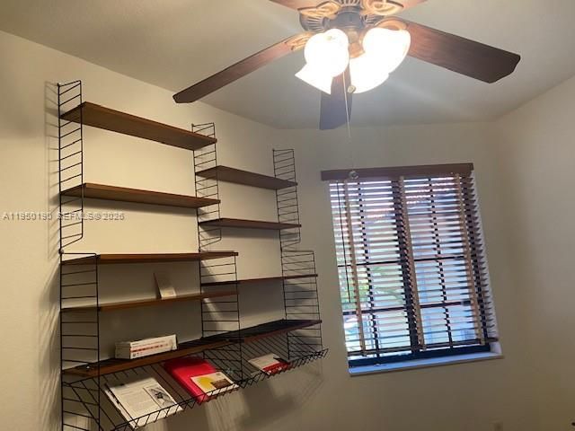 1659 Passion Vine Cir 18-4, Weston, FL 33326
