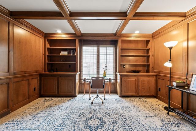 3015 Woodcreek Way, Bloomfield Charter Township, MI 48304