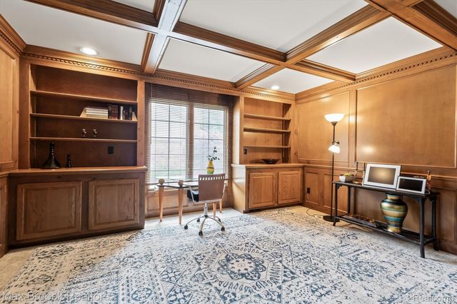 3015 Woodcreek Way, Bloomfield Charter Township, MI 48304