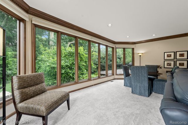 3015 Woodcreek Way, Bloomfield Charter Township, MI 48304