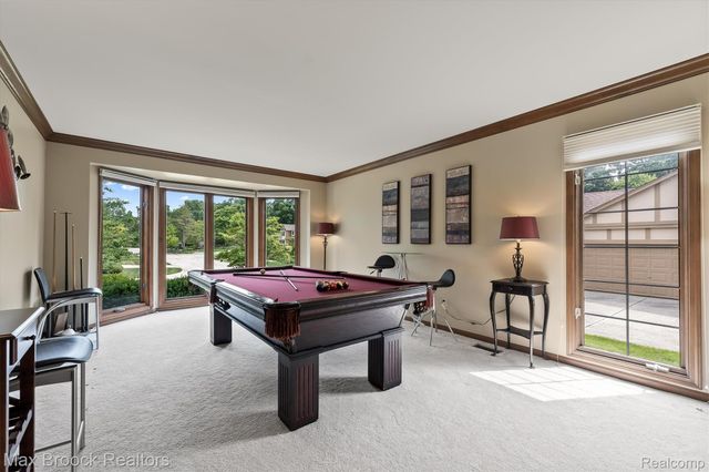 3015 Woodcreek Way, Bloomfield Charter Township, MI 48304