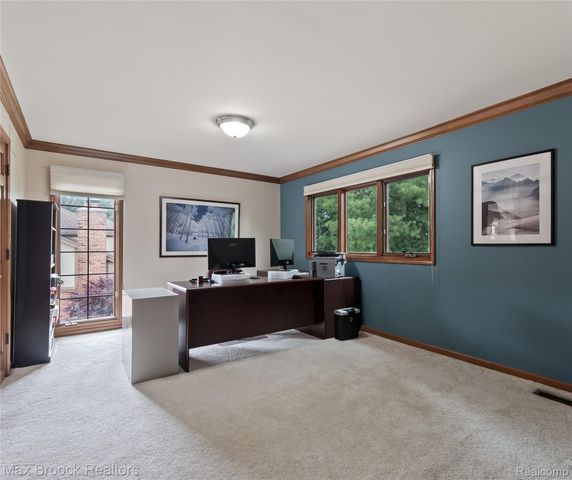 3015 Woodcreek Way, Bloomfield Charter Township, MI 48304
