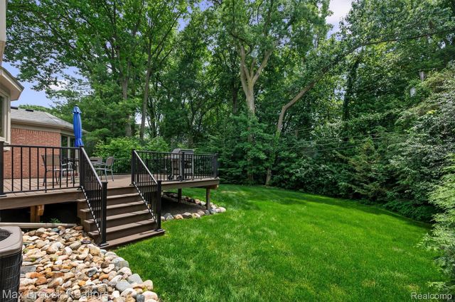 3015 Woodcreek Way, Bloomfield Charter Township, MI 48304