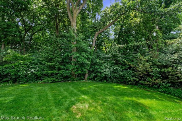 3015 Woodcreek Way, Bloomfield Charter Township, MI 48304