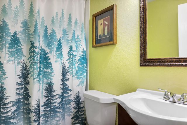 11397 SW 185th Ter, Miami, FL 33157