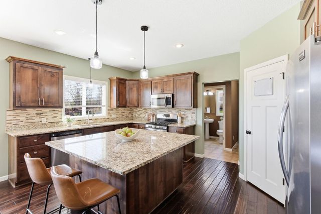 16471 Hawk Ridge Court NW, Prior Lake, MN 55372