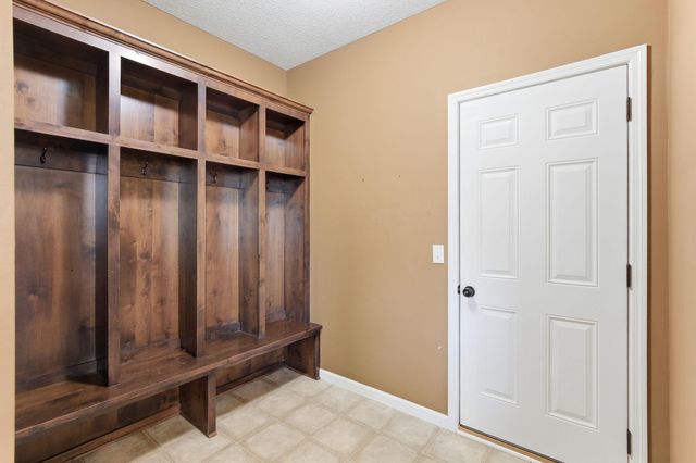 16471 Hawk Ridge Court NW, Prior Lake, MN 55372