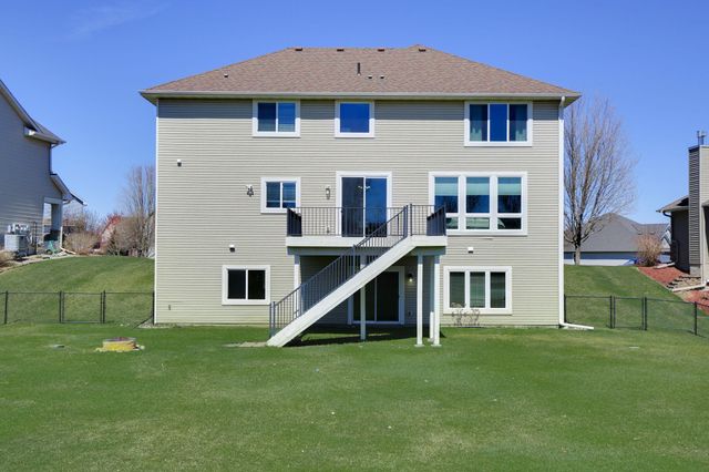 16471 Hawk Ridge Court NW, Prior Lake, MN 55372